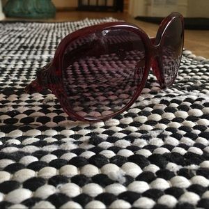 Deep red square sun glasses